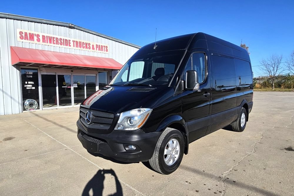 Used 2016 Mercedes-Benz Sprinter 2500 image 3