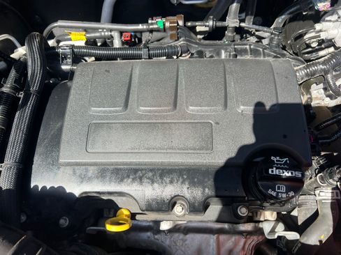 Used 2021 Chevrolet Trax LS FWD image 34