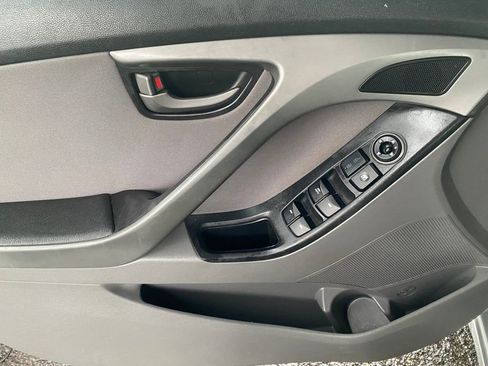 Used 2016 Hyundai Elantra SE w/ Option Group 02 FWD image 31