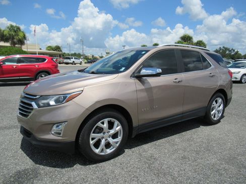Used 2019 Chevrolet Equinox Premier FWD image 4