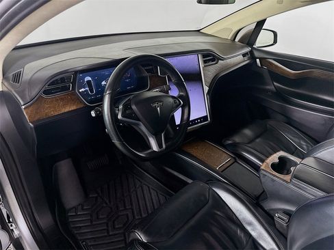 Used 2017 Tesla Model X 75D image 30