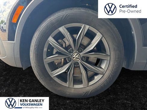 Certified 2023 Volkswagen Tiguan SE w/ Panoramic Sunroof Package AWD/4WD image 10