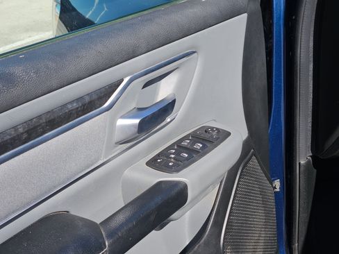 Used 2019 RAM 1500 Big Horn image 12