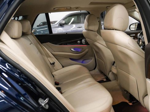 Used 2018 Mercedes-Benz E 400 4MATIC Wagon w/ Premium 2 Package image 31