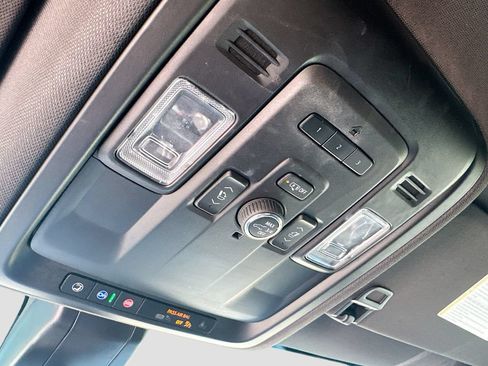 Used 2021 GMC Yukon AT4 w/ LPO, Illumination Package AWD/4WD image 19