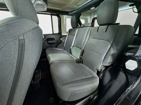 Used 2024 Jeep Wrangler Unlimited w/ Convenience Group image 21