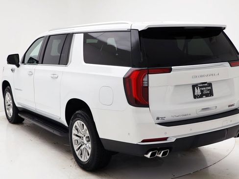 Used 2025 GMC Yukon XL Denali image 7