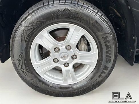 Used 2008 Toyota Sequoia SR5 w/ Moonroof & Roof Rack Pkg RWD image 35