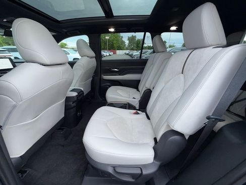 Used 2026 Toyota Grand Highlander AWD Hybrid image 24