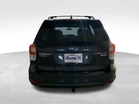 Used 2017 Subaru Forester 2.5i Premium w/ All-Weather Package image 4