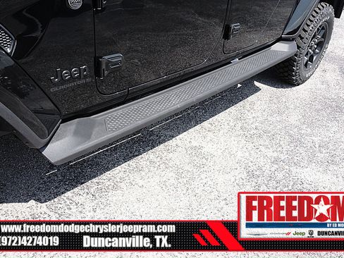 New 2025 Jeep Gladiator Sport image 45