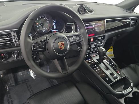 Certified 2026 Porsche Macan S AWD/4WD image 4