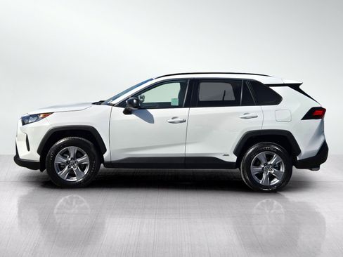 Used 2022 Toyota RAV4 LE AWD/4WD image 7