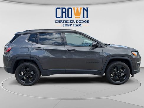 Used 2020 Jeep Compass Latitude AWD/4WD image 2