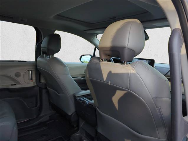 Certified 2022 Toyota Sienna Limited AWD/4WD image 29