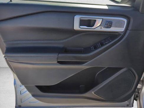 Used 2020 Ford Explorer Limited image 10