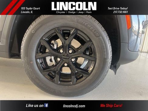 New 2025 Jeep Grand Cherokee Altitude image 29