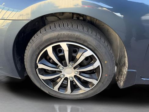 Used 2016 Nissan Sentra SV image 28