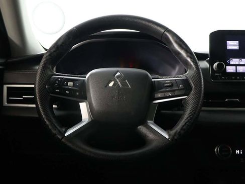 Used 2022 Mitsubishi Outlander ES image 31