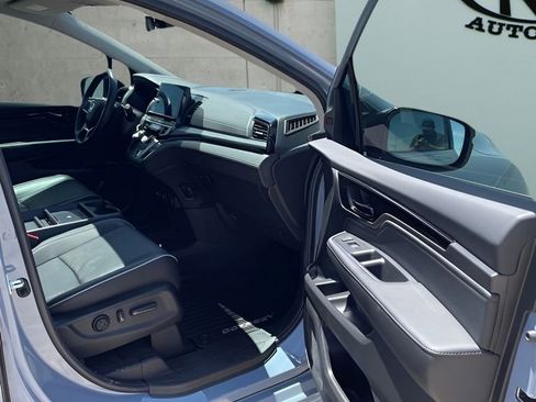 Used 2025 Honda Odyssey Elite image 14