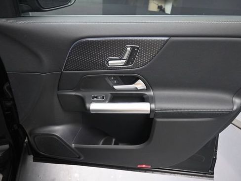 Certified 2025 Mercedes-Benz GLA 250 image 31