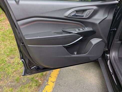 New 2026 Chevrolet Trax RS w/ Sunroof Package FWD image 8