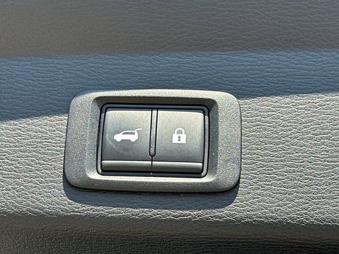 Used 2025 Mitsubishi Outlander SE AWD/4WD image 7