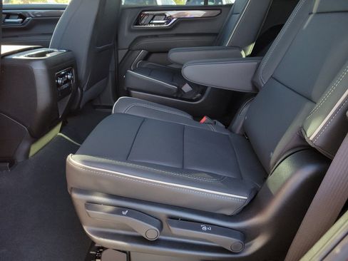 New 2026 GMC Yukon Elevation AWD/4WD image 7
