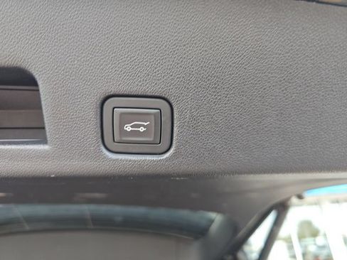 Used 2024 Chevrolet Traverse LT AWD/4WD image 16