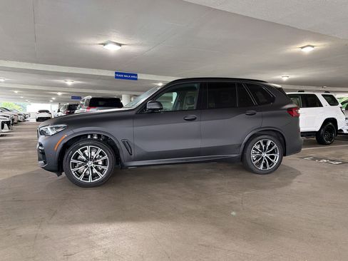 Used 2023 BMW X5 sDrive40i w/ M Sport Package RWD image 2