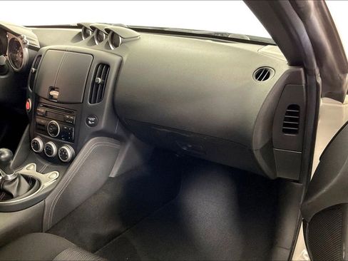 Used 2014 Nissan 370Z Coupe RWD image 21