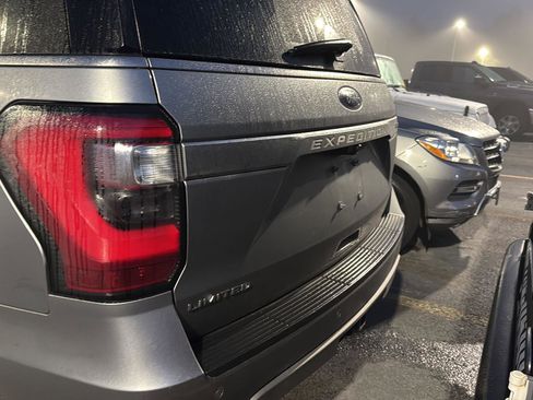 Used 2021 Ford Expedition Max Limited image 9