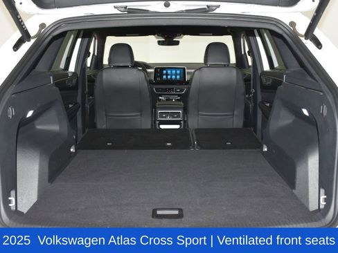 Used 2025 Volkswagen Atlas Cross Sport SE FWD image 29