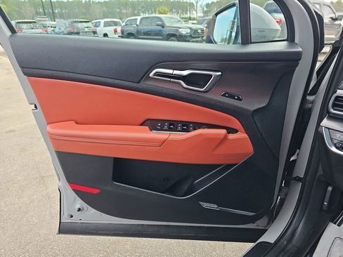 Used 2023 Kia Sportage SX image 31