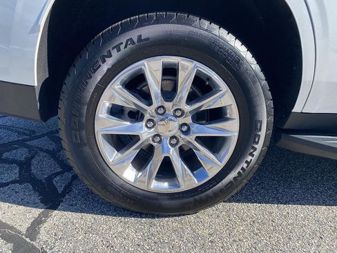 Used 2025 Chevrolet Tahoe Premier AWD/4WD image 12