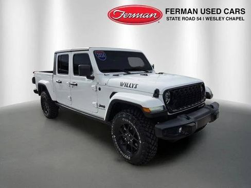 Certified 2024 Jeep Gladiator Sport AWD/4WD image 1