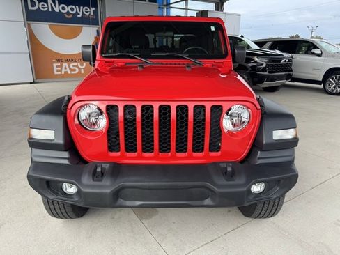 Used 2020 Jeep Gladiator Sport w/ Quick Order Package 24S image 2