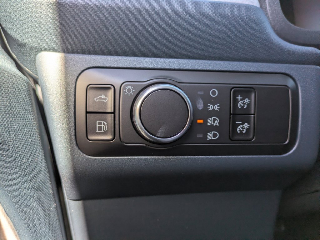 New 2026 Ford Maverick XLT w/ XLT Luxury Package FWD image 27