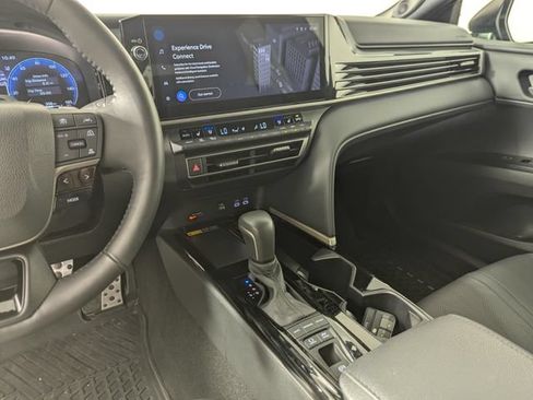 Used 2025 Toyota Camry XSE AWD/4WD image 14