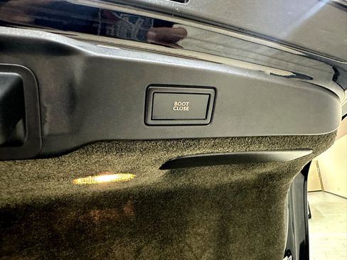 Used 2016 Bentley Continental GT image 13