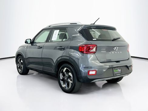 Used 2025 Hyundai Venue SEL FWD image 5