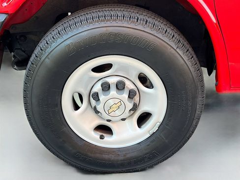 Used 2024 Chevrolet Express 2500 RWD image 26