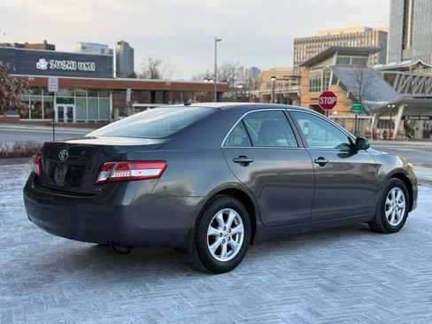 Used 2011 Toyota Camry LE image 6
