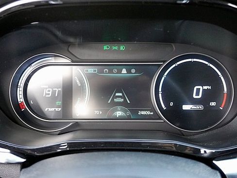 Used 2022 Kia Niro EX Premium image 34