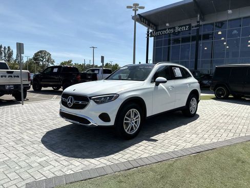 Certified 2025 Mercedes-Benz GLC 300 image 2