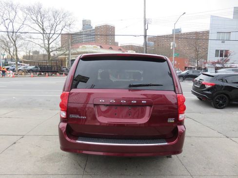 Used 2018 Dodge Grand Caravan GT image 8