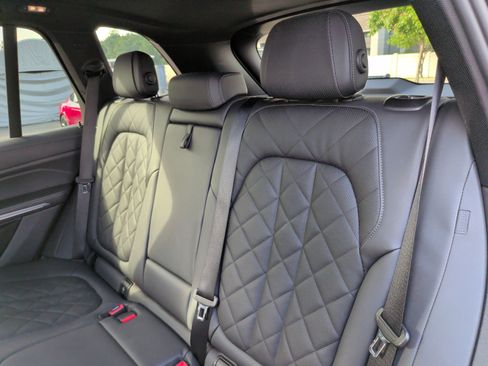 Used 2023 BMW X5 xDrive40i AWD/4WD image 36