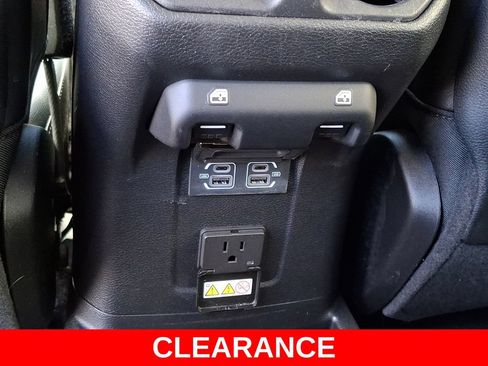 Used 2023 Jeep Wrangler Unlimited Rubicon w/ LED Lighting Group AWD/4WD image 11