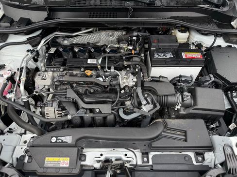 Certified 2022 Toyota Corolla Cross XLE w/ Convenience Package image 10