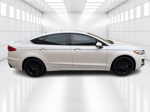Used 2020 Ford Fusion SE w/ Equipment Group 151A FWD image 4